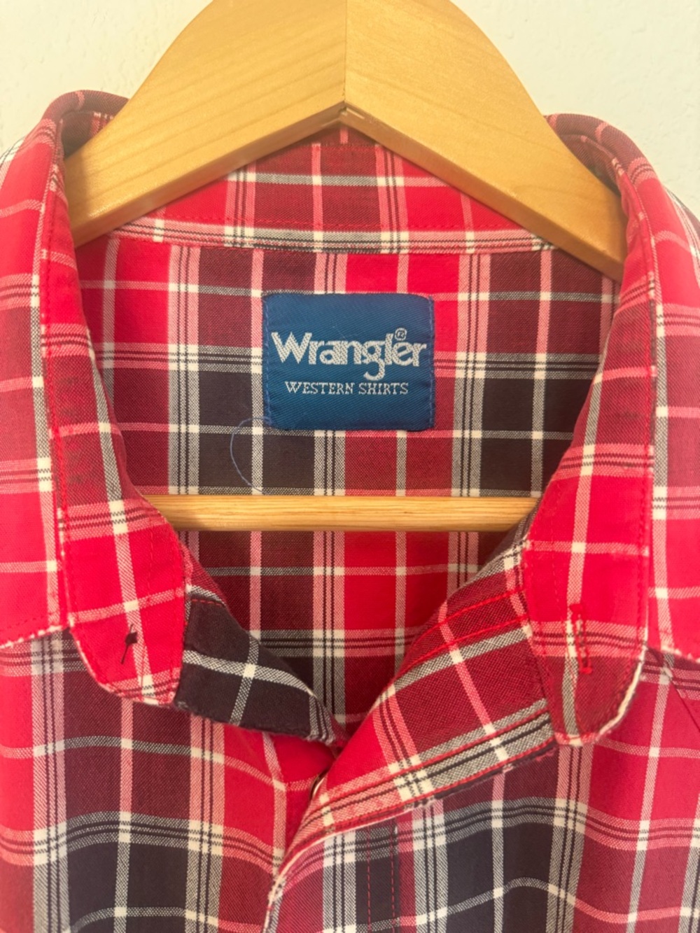 Vintage Wrangler Men’s L Red and Black Plaid Western Shirt w/ black Pearl Snaps - Picture 2 of 5